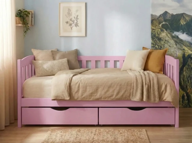 Wysokiej jakości lite drewno sosnowe użyte w produkcji łóżeczka Beti Premium