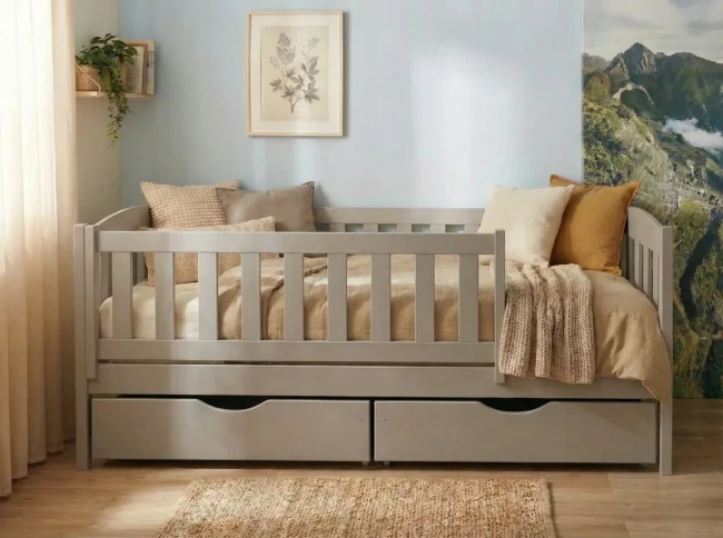łóżko z drewna sosnowego dla małego dziecka Beti Premium  kolor popiel