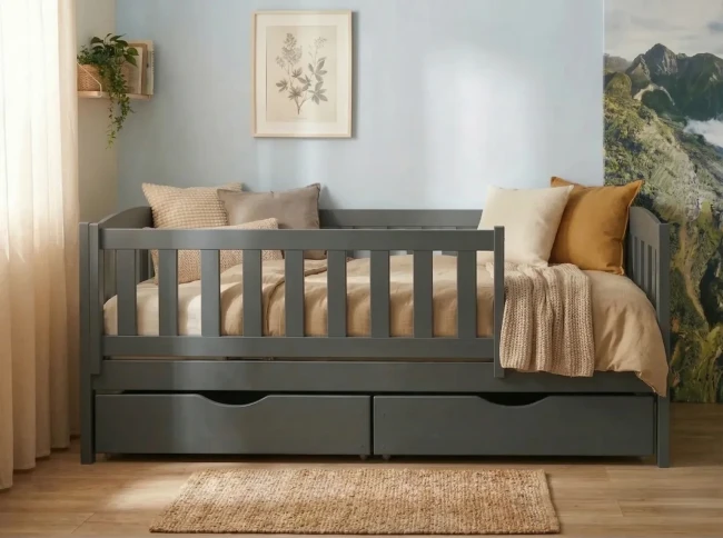 Łóżko sosnowe Beti grafitowe z barierką do samodzielnego montażu
