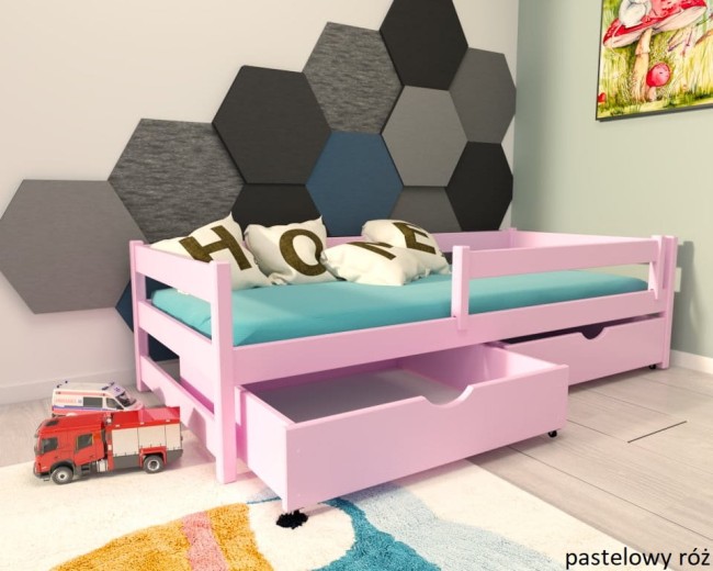 łóżko dziecięce z barierką Mini Premium pojedyncze z szufladami od producenta Valor Meble z drewna sosnowego kolor pastelowy róż.jpg