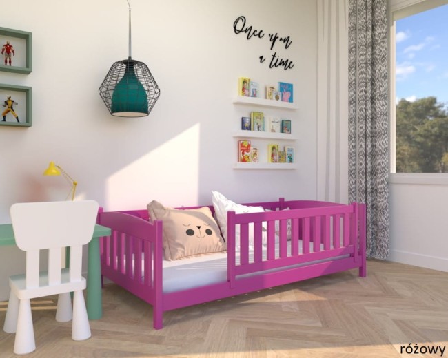 lozko niskie z wysokimi zabezpieczeniami dla najmlodszych beti low w kolorze rozowy od producenta Valor Meble.jpg