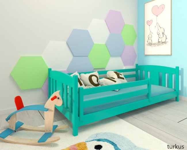 niskie łóżko dla dziecka Oliwia Low z barierką zabezpieczającą od producenta VAlor Meble z drewna sosnowego kolor turkusowy.jpg