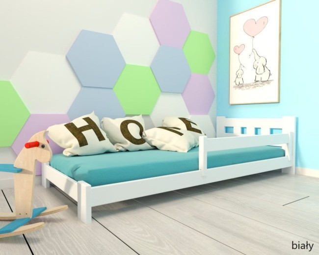 białe łóżko dla dwulatka Paweł Low niskie bezpieczne drewniane solidne z barierką ściągalną od producenta Valor Meble.jpg