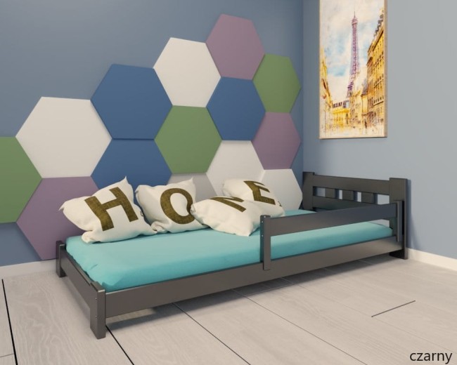 czarne łóżko dla dwulatka Paweł Low niskie bezpieczne drewniane solidne z barierką ściągalną od producenta Valor Meble.jpg