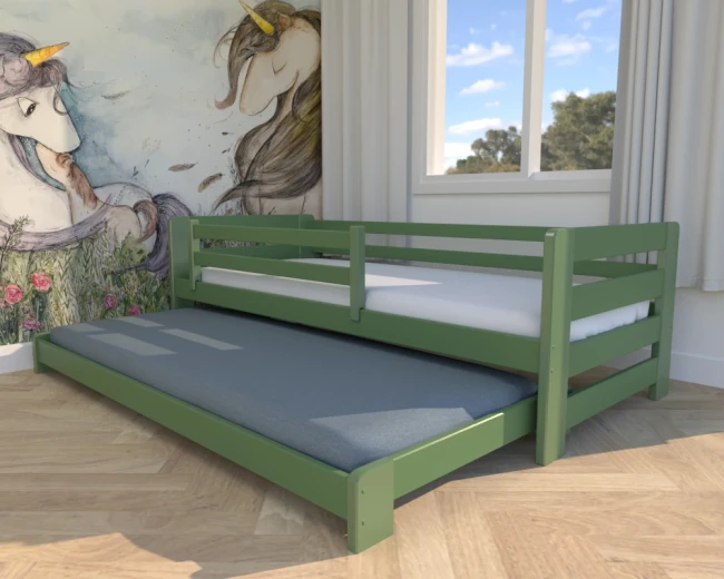 Niskie łóżko Jasio low rozłożone z jedną barierką w pokoju małych dzieci od producenta Valor Meble