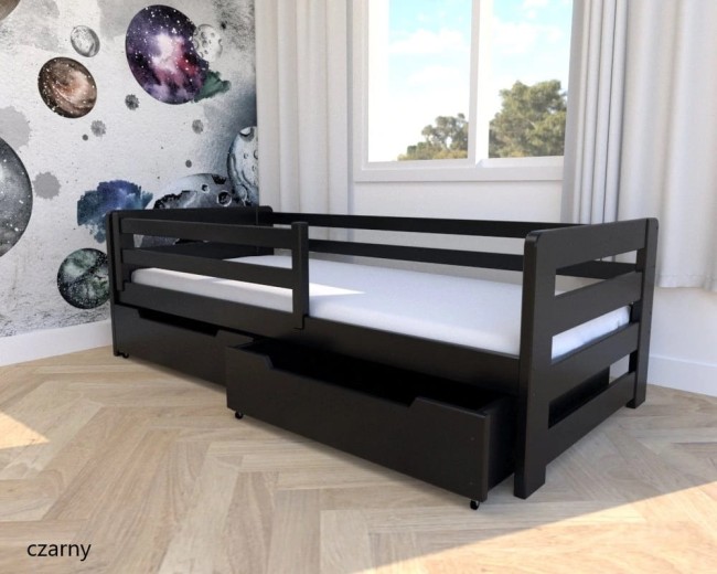Łóżko dziecięce z drewna sosnowego Egon PREMIUM w pokoju nastolatka łóżko w kolorze czarnym