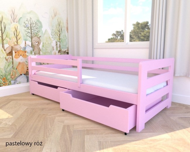 Łóżko dziecięce z drewna sosnowego Egon PREMIUM  w kolorze pastelowego różu w pokoju dziewczynki