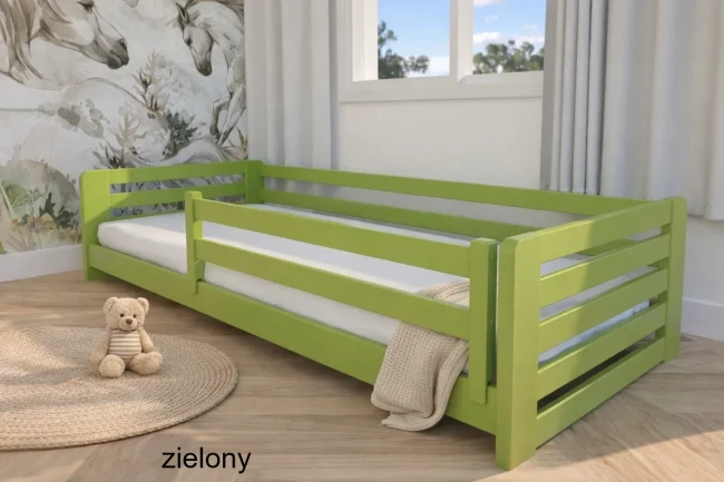 niskie łóżko montessori dla malucha,