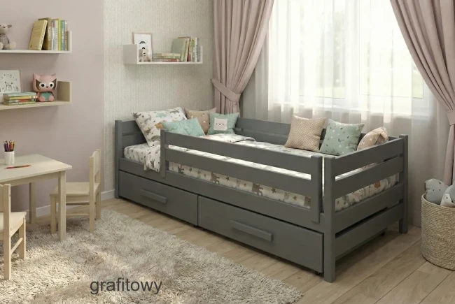 Drewno sosnowe premium bez sęków – zbliżenie na ramę łóżka Marry Classic.